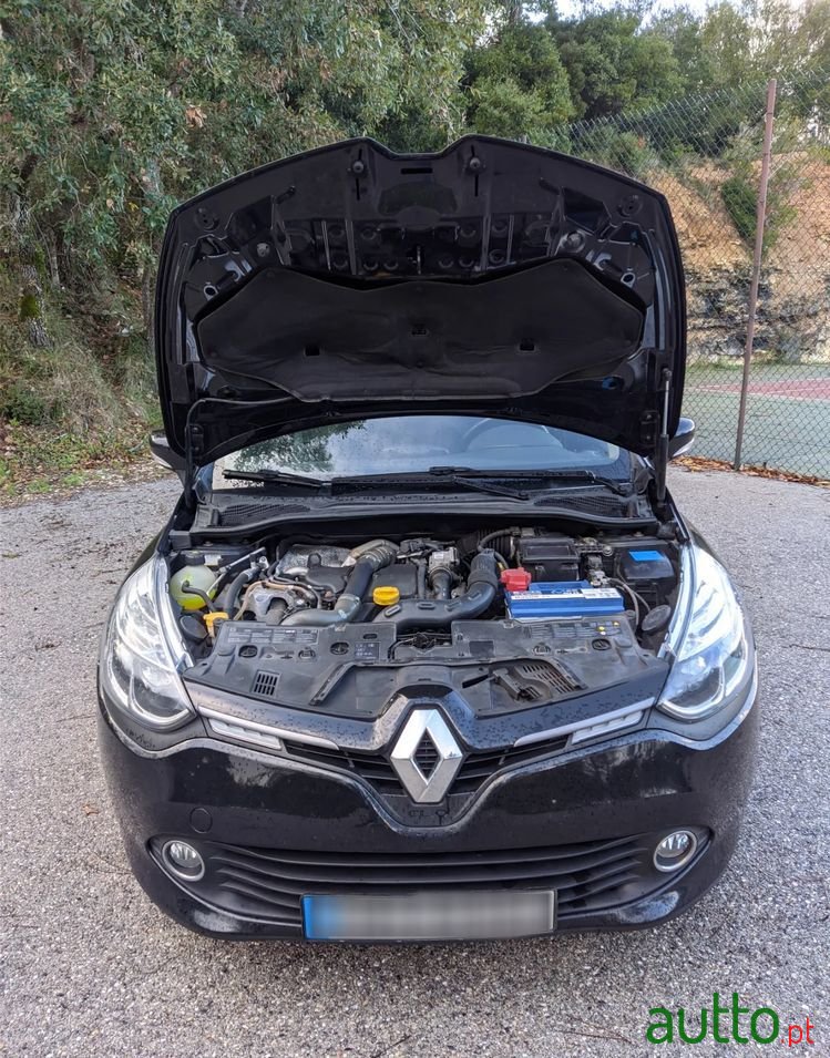 2014' Renault Clio Sport Tourer photo #5