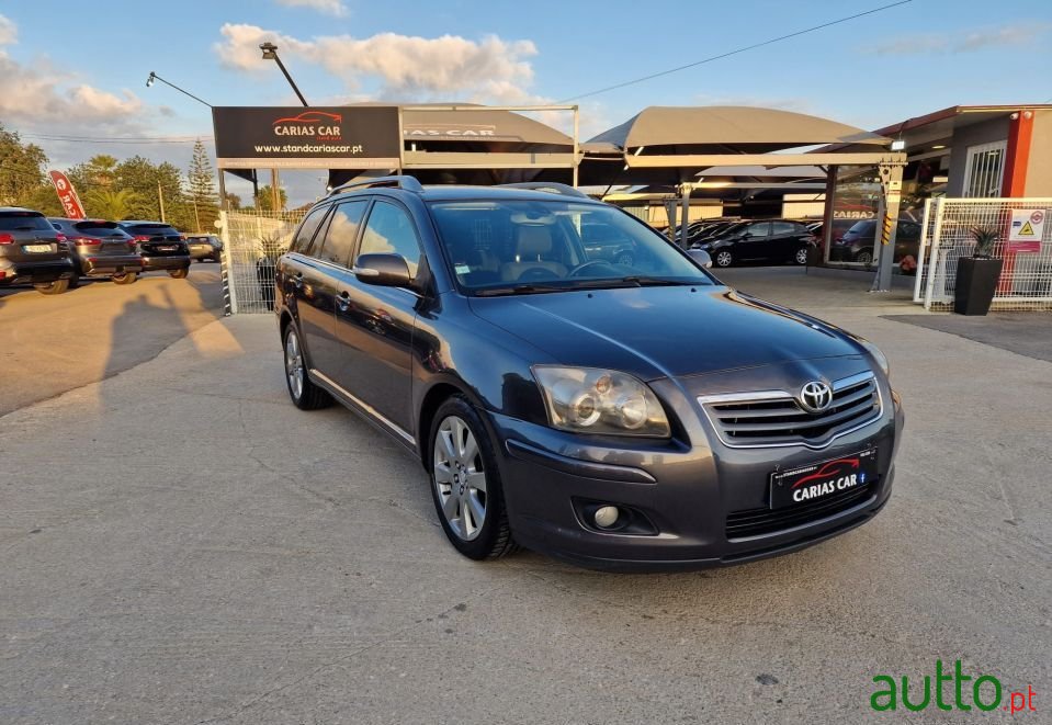 2007' Toyota Avensis Sw photo #2