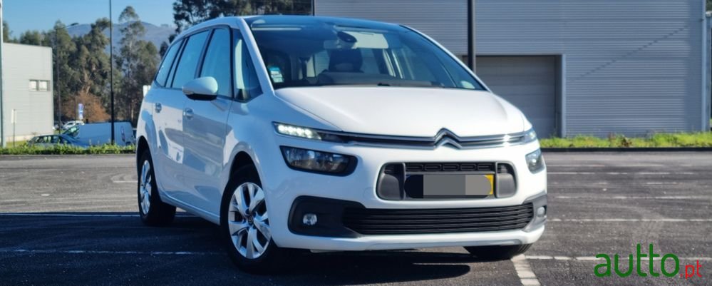 2016' Citroen C4 Grand Picasso photo #2