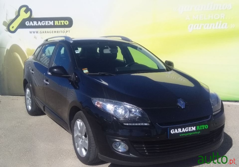 2013' Renault Megane Sport Tourer photo #1