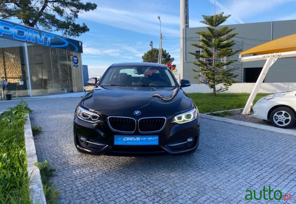 2015' BMW 218 Sport photo #2