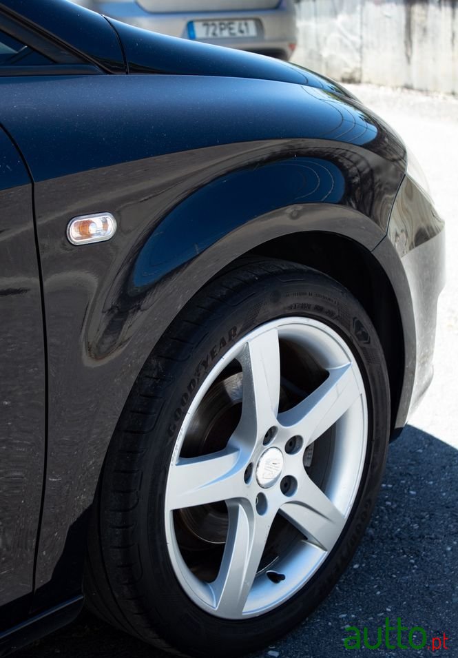 2011' SEAT Leon 1.6 Tdi Sport photo #3