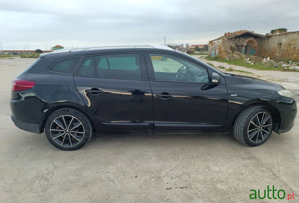 2012' Renault Megane Sport Tourer photo #1