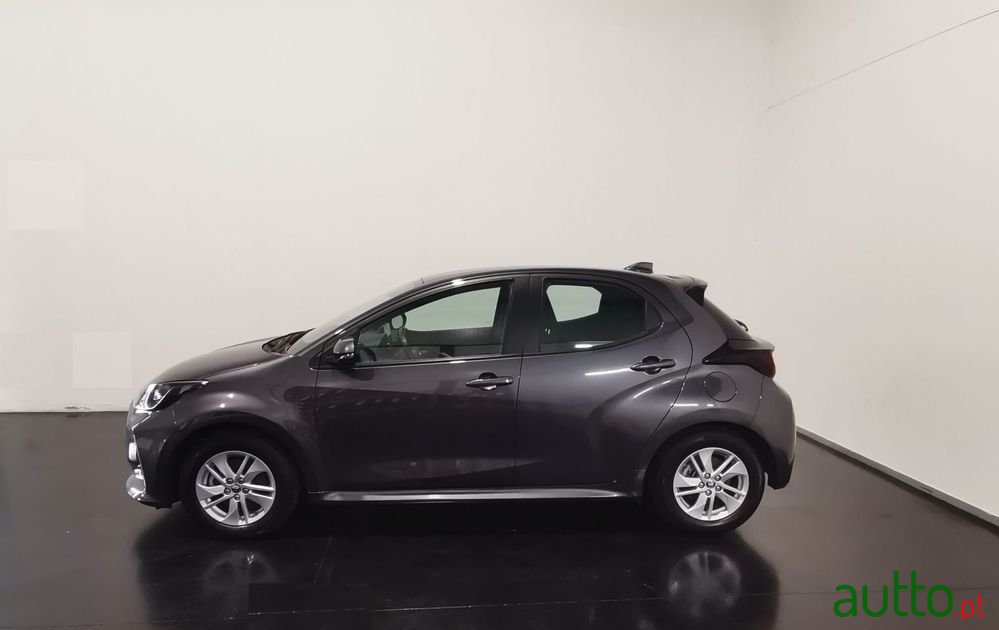 2022' Toyota Yaris photo #3