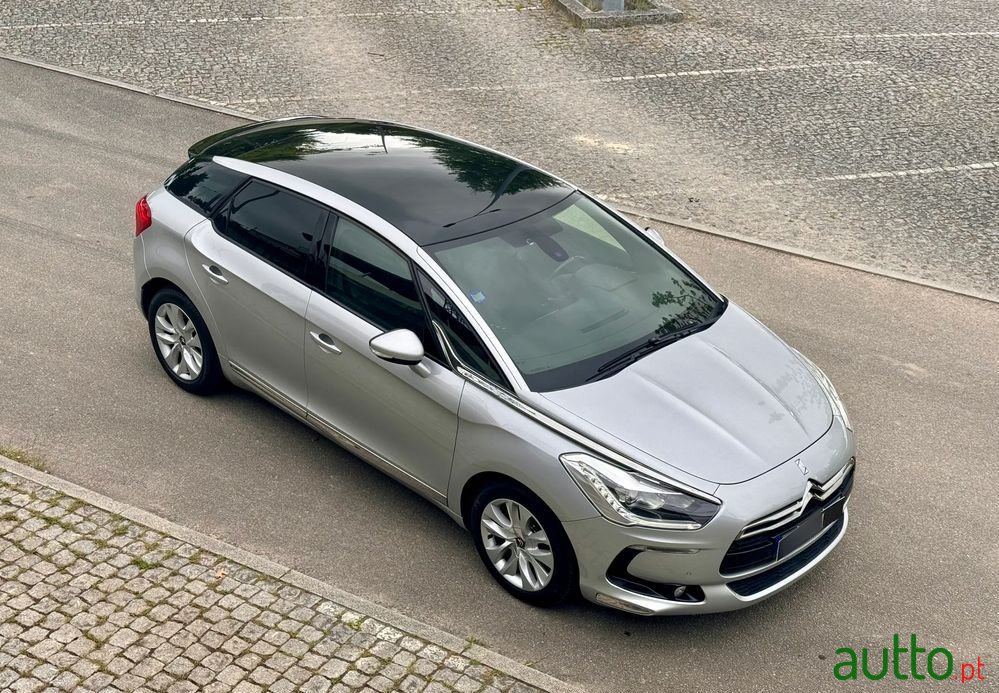 2014' Citroen DS5 photo #2