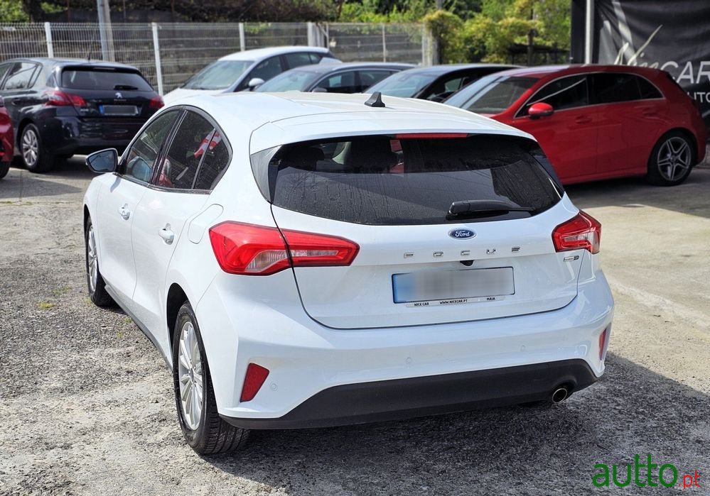 2021' Ford Focus photo #3