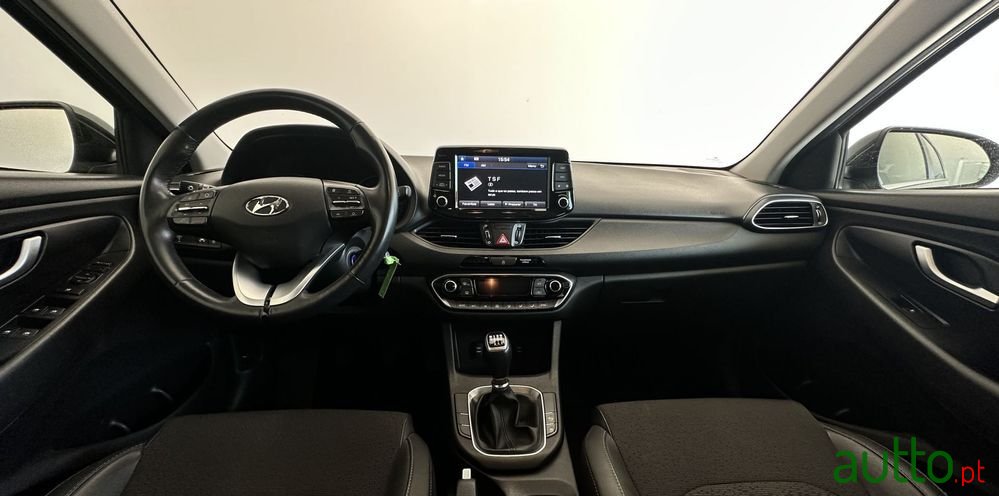 2017' Hyundai i30 photo #5