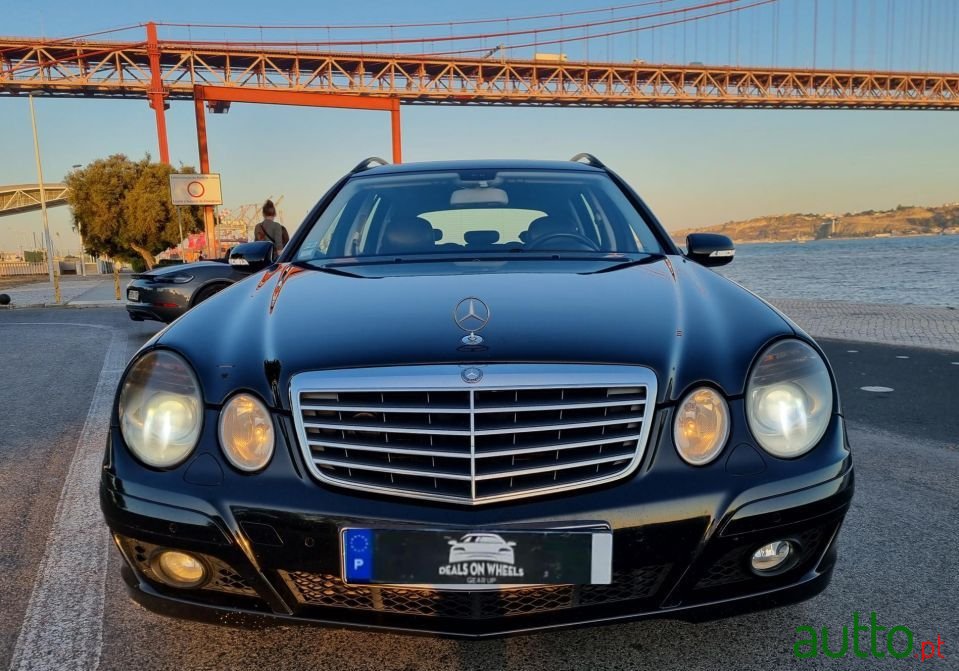 2007' Mercedes-Benz E-320 photo #2