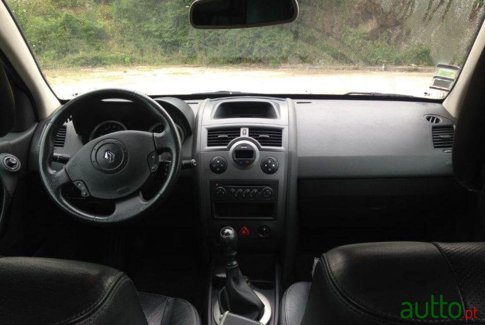 2005' Renault Megane Break photo #3