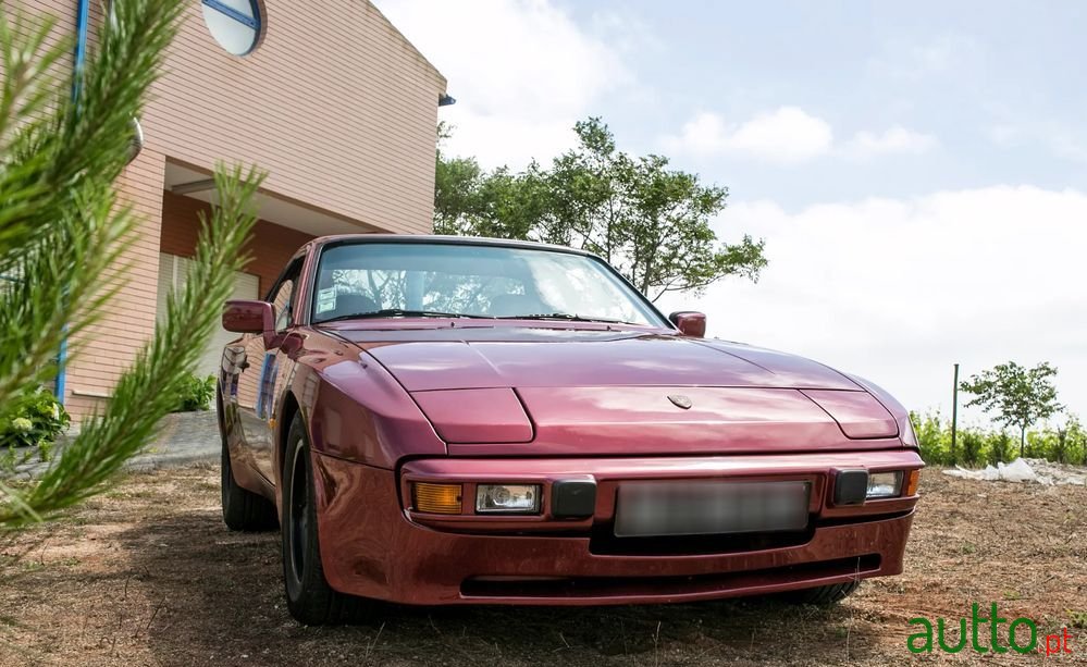 1982' Porsche 944 photo #2