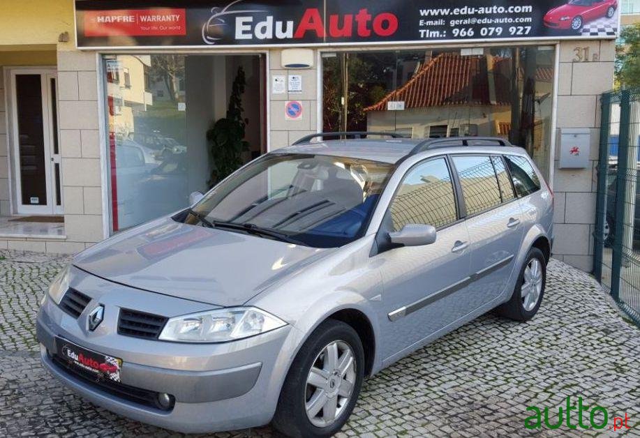 2004' Renault Megane Break photo #1