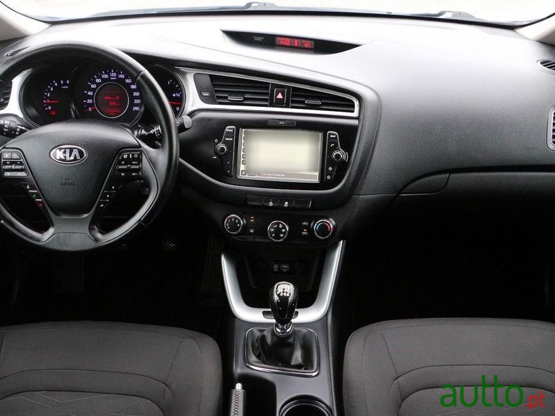 2017' Kia Ceed 1.4 Crdi Nav Line photo #4