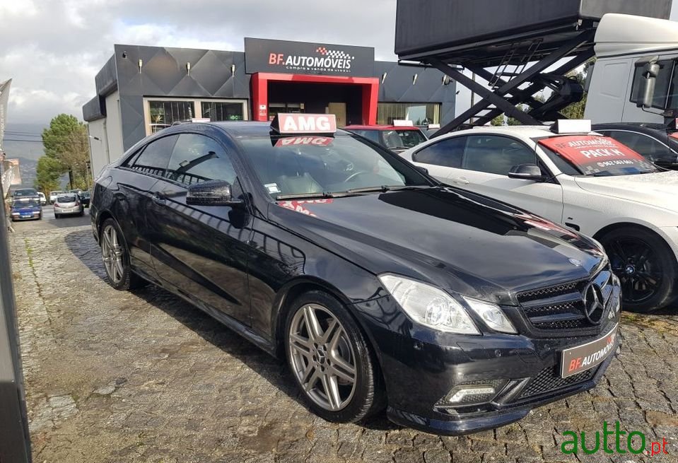 2010' Mercedes-Benz E-250 photo #5