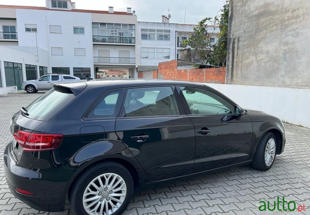 2018' Audi A3 Sportback photo #2