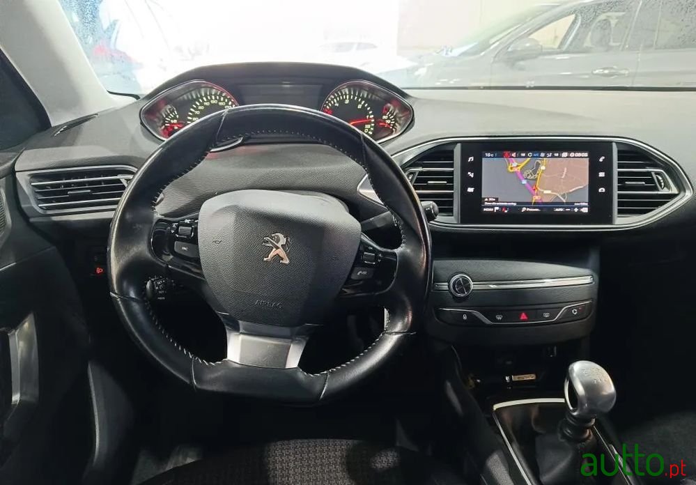 2018' Peugeot 308 Sw photo #5