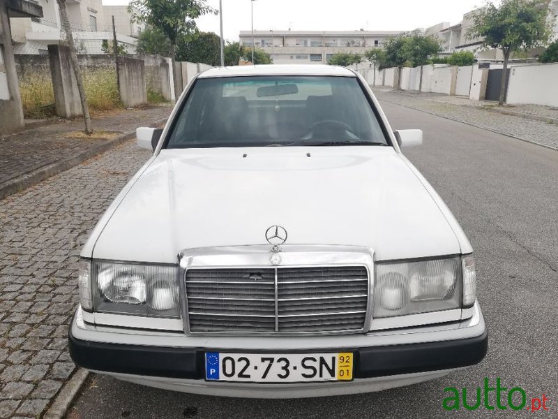 1992' Mercedes-Benz 200 Ver-D photo #3