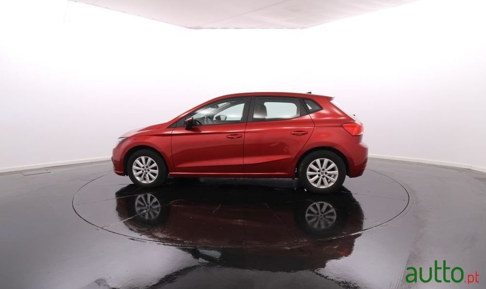 2022' SEAT Ibiza 1.0 Tsi Style photo #3