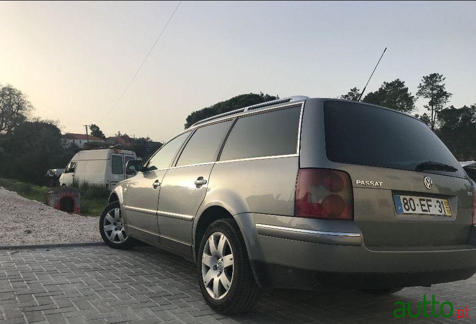 2003' Volkswagen Passat Variant 1.9 130Cv. photo #2