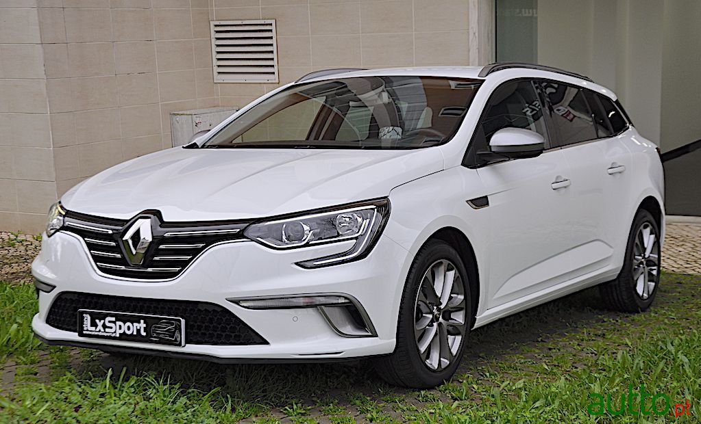 2019' Renault Megane Sport Tourer photo #2