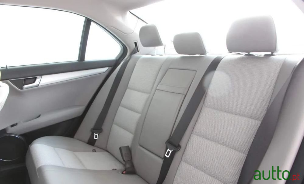 2007' Mercedes-Benz C 200 Cdi Avantgarde photo #4