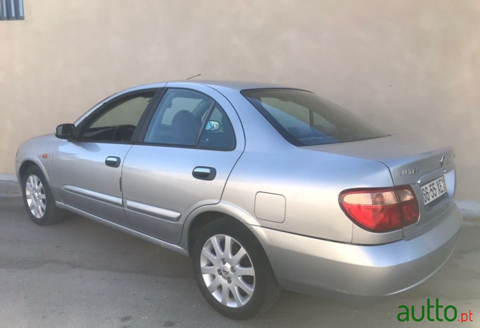 2004' Nissan Almera photo #2