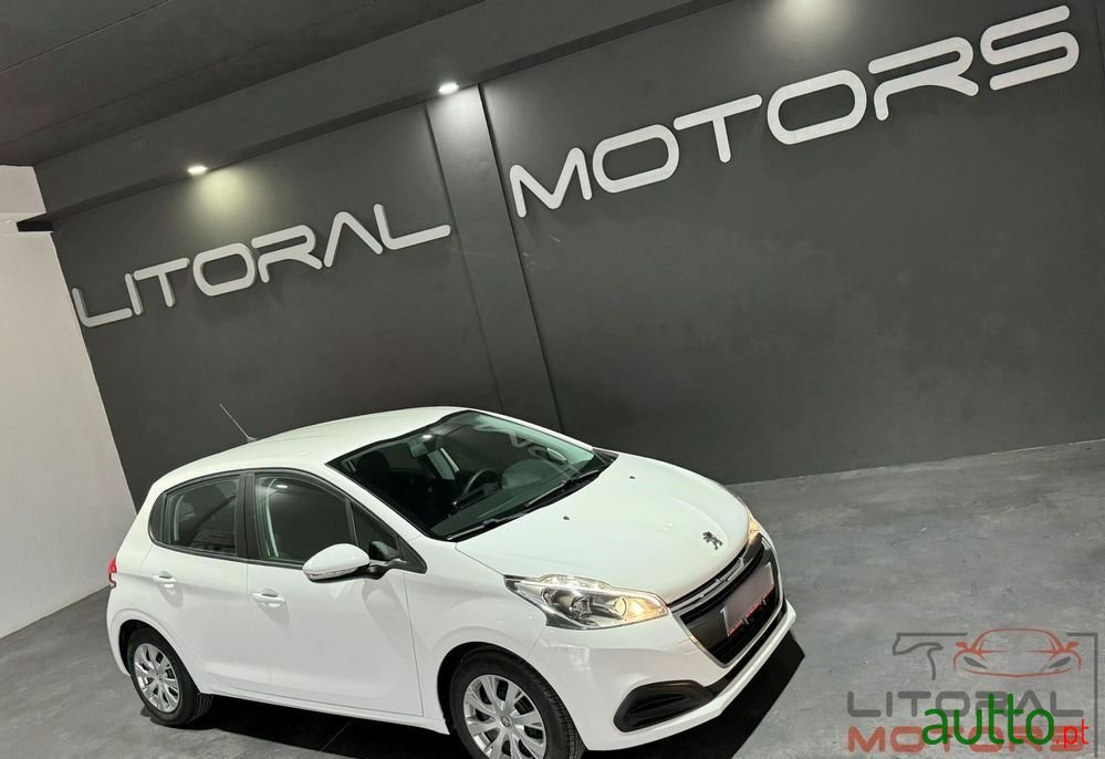 2019' Peugeot 208 photo #2