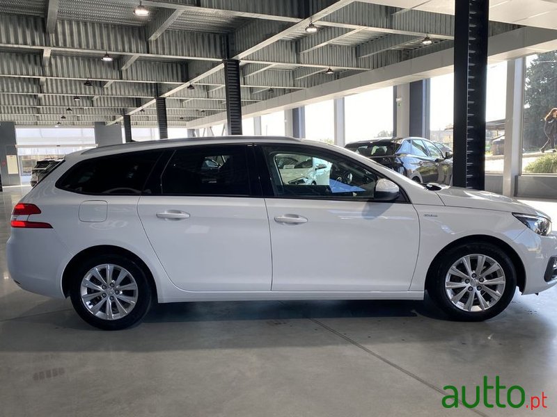 2020' Peugeot 308 Sw photo #5