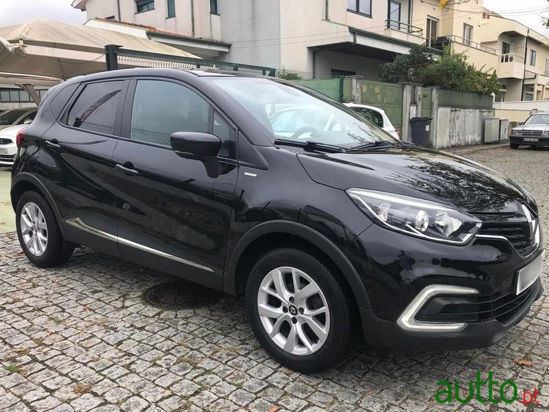 2019' Renault Captur photo #3