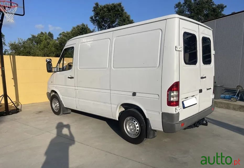 2005' Mercedes-Benz Sprinter photo #1