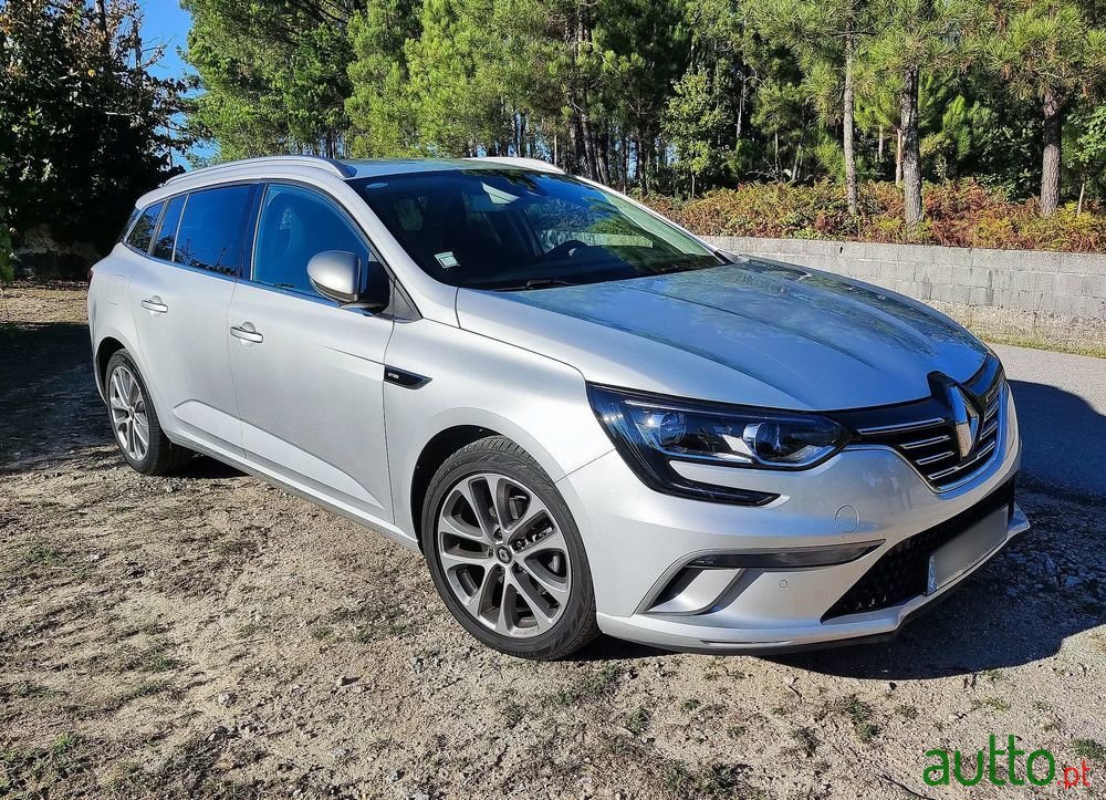 2019' Renault Megane Sport Tourer photo #1