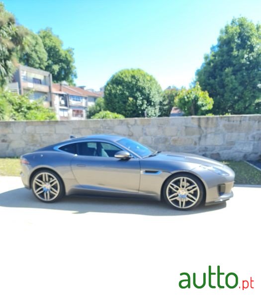2018' Jaguar F-Type photo #2