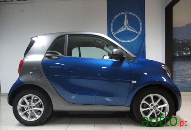2017' Smart Fortwo photo #2