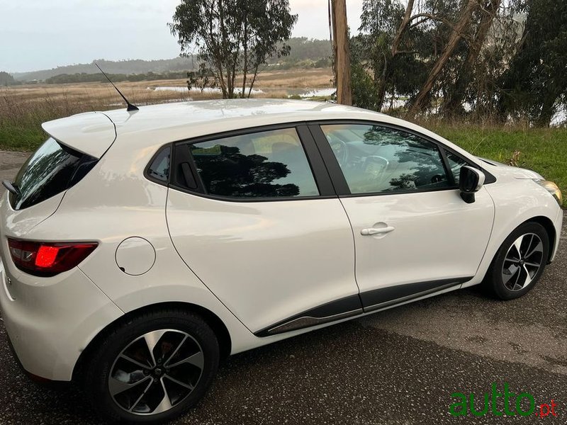 2016' Renault Clio photo #6