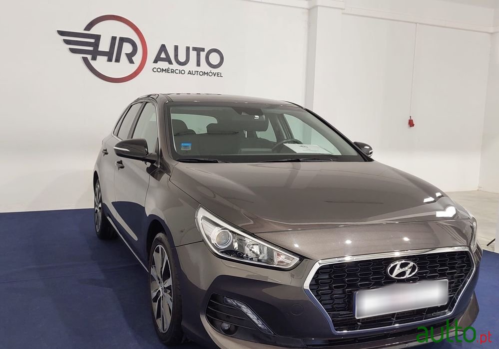 2019' Hyundai i30 photo #2