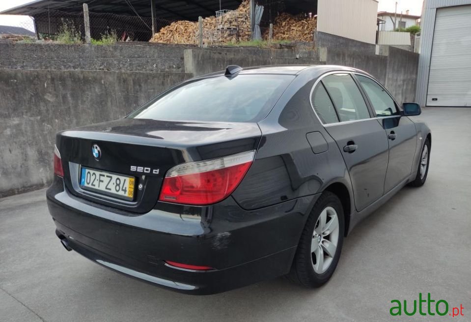 2008' BMW 520 photo #4