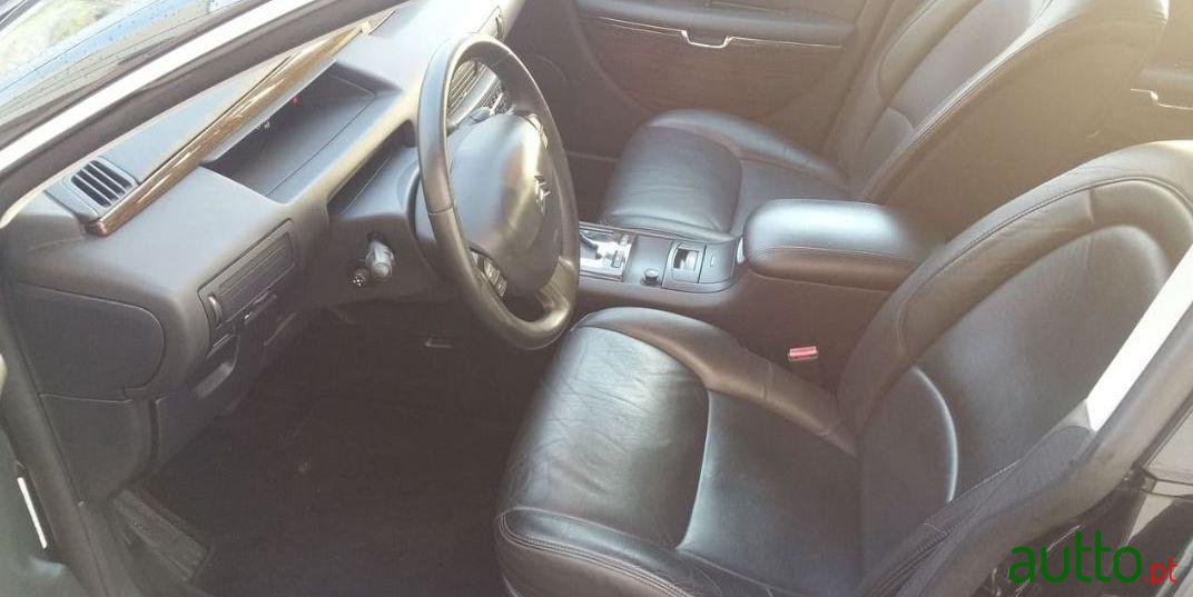 2010' Citroen C6 photo #3