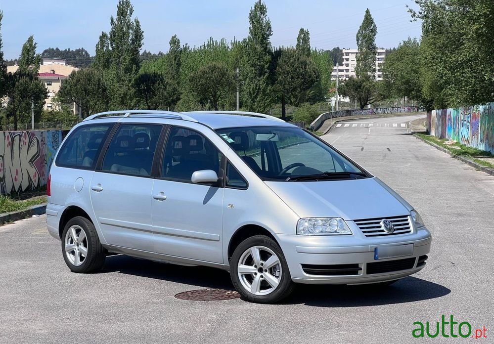 2003' Volkswagen Sharan 1.9 Tdi Confortline photo #1