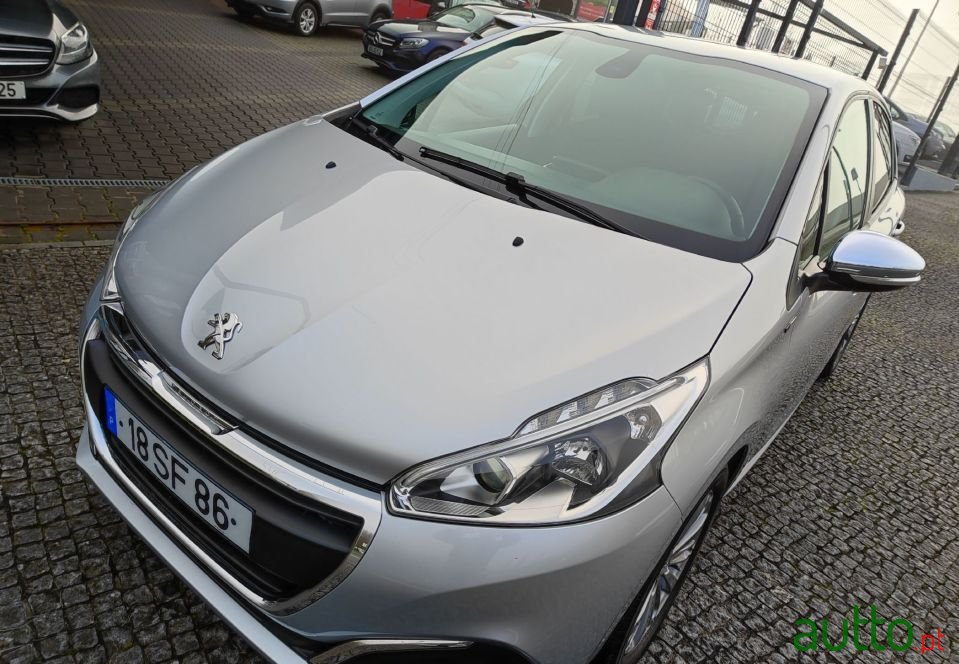 2016' Peugeot 208 photo #6