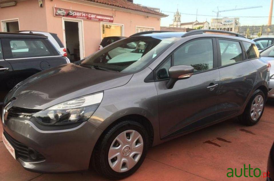 2013' Renault Clio Sport Tourer photo #2