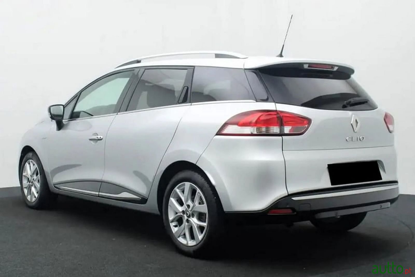 2019' Renault Clio Sport Tourer photo #2