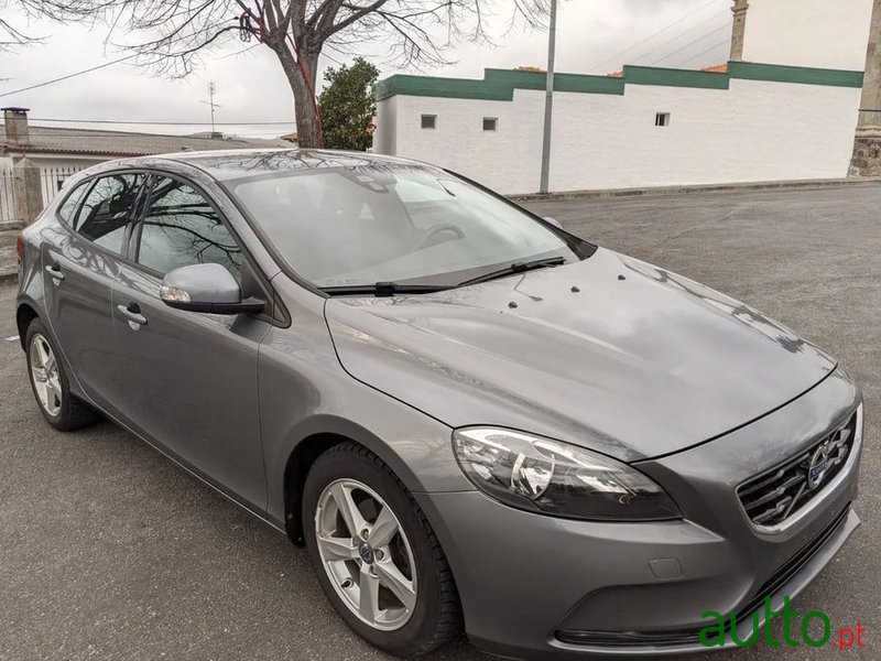 2014' Volvo V40 photo #6