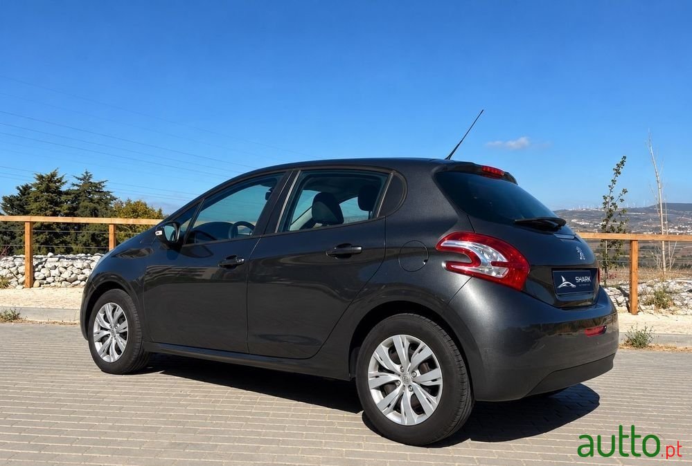 2014' Peugeot 208 82 Vti Active photo #6