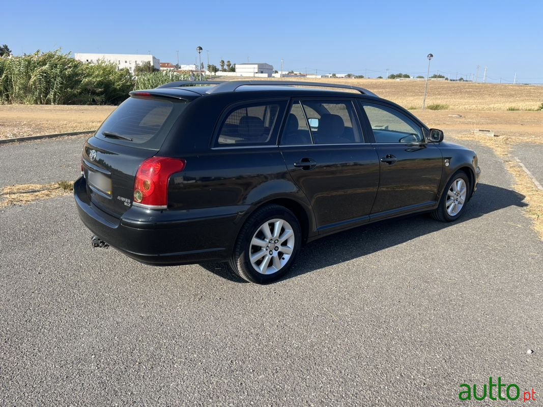 2005' Toyota Avensis Sw photo #4