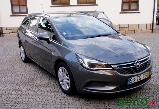 2017' Opel Astra Sports Tourer photo #4