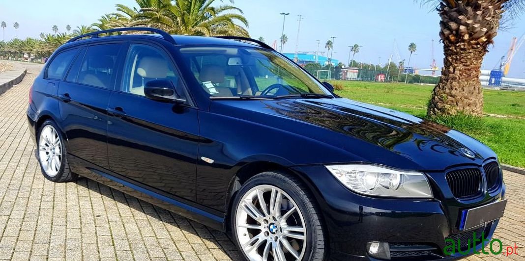 2009' BMW 320 D Touring photo #2