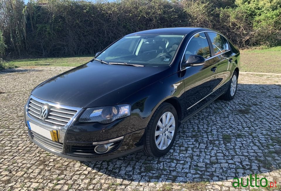 2005' Volkswagen Passat photo #3