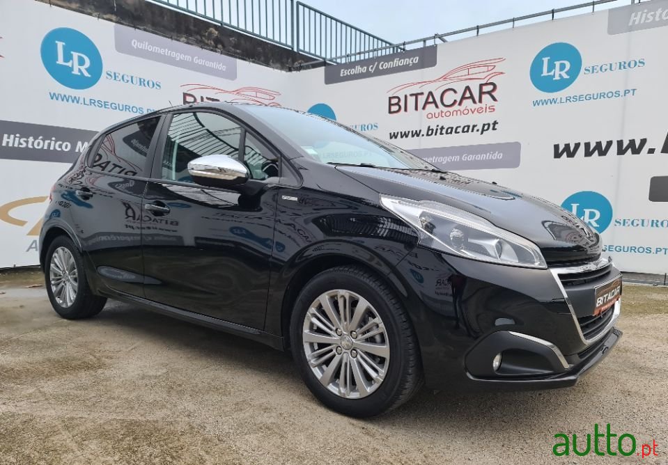 2018' Peugeot 208 photo #2