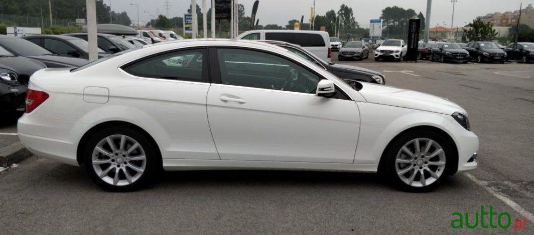 2013' Mercedes-Benz C-250 Coupé photo #1