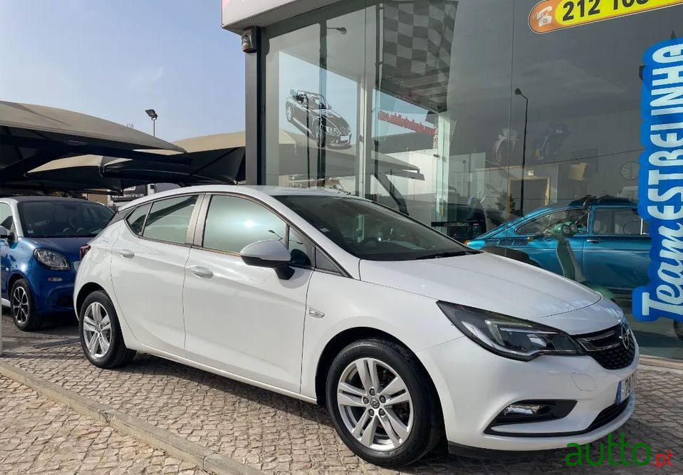 2017' Opel Astra photo #1