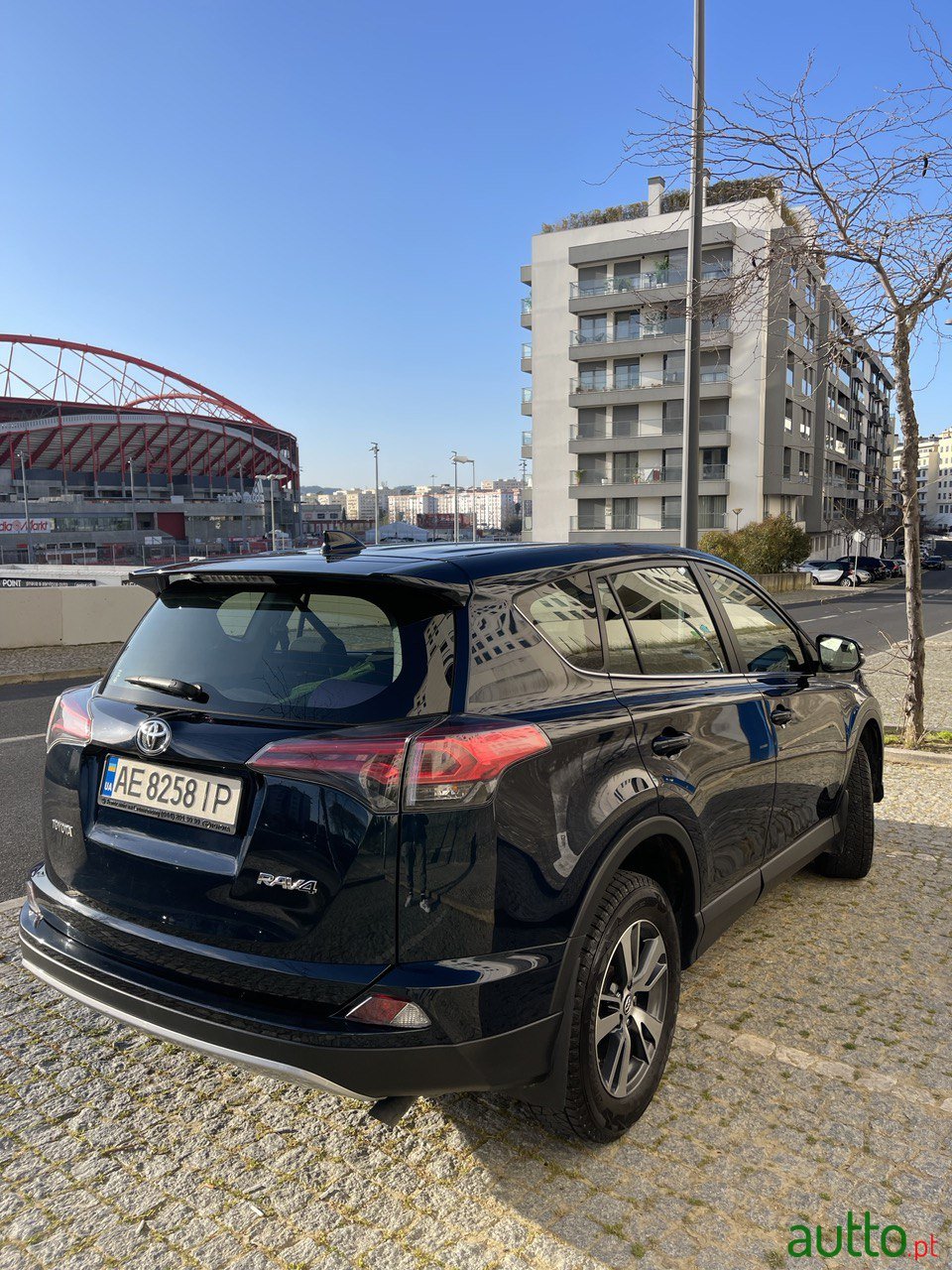 2018' Toyota RAV4 photo #2